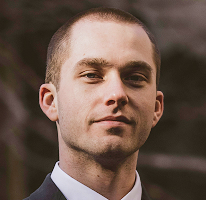 Thomas Whitfield, esperto di mercati crypto e analista nel settore del trading
